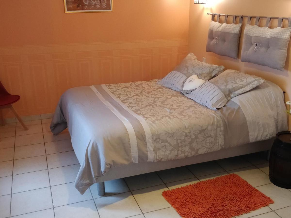 Hotel Le Logis Du Livier Saint-Georges-sur-Layon Zewnętrze zdjęcie