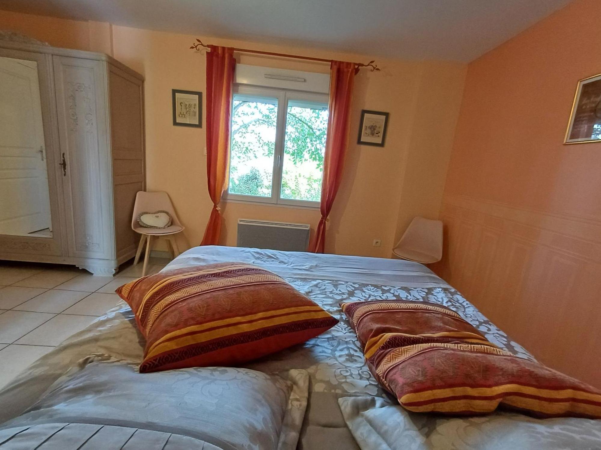 Hotel Le Logis Du Livier Saint-Georges-sur-Layon Pokój zdjęcie